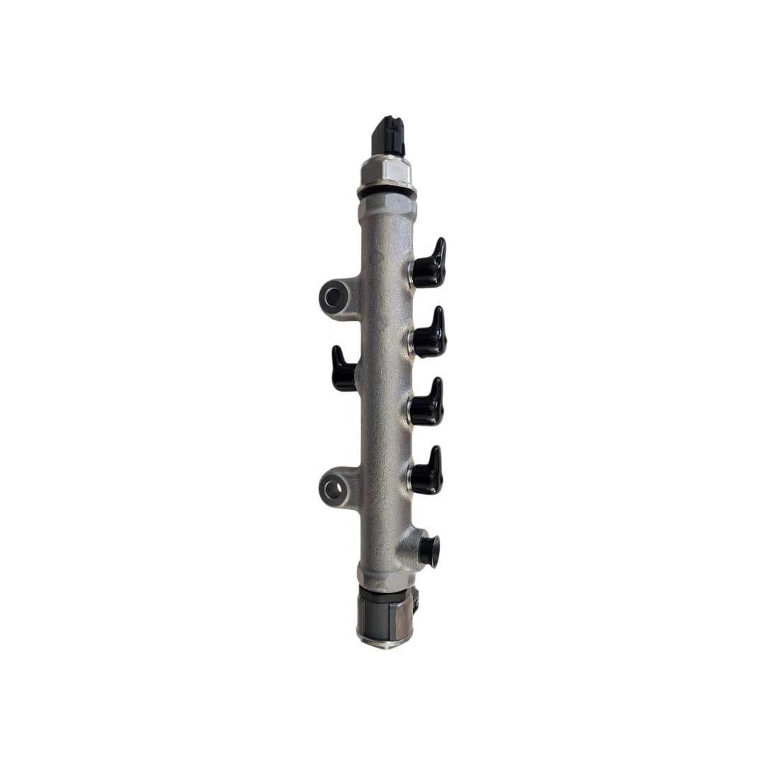 095600-5701 Genuine Common Rail for Kubota SVL95-2S SVL97-2 M5 M6S — side view