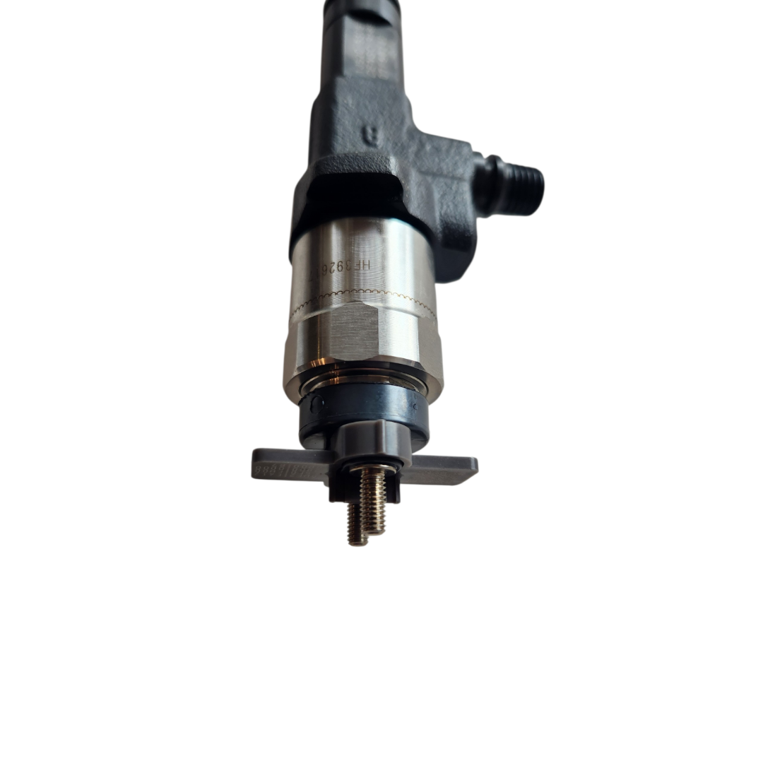 Kubota V6108 fuel injector 1J520-53075 installed on engine