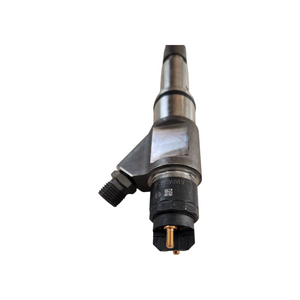 Bosch CRI3 Fuel Injector 504388750 for Case IH New Holland F3DFA613A F3DFE613B — nozzle tip detail