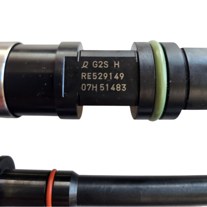 Fuel injector RE546776 installed on John Deere 6090 engine
